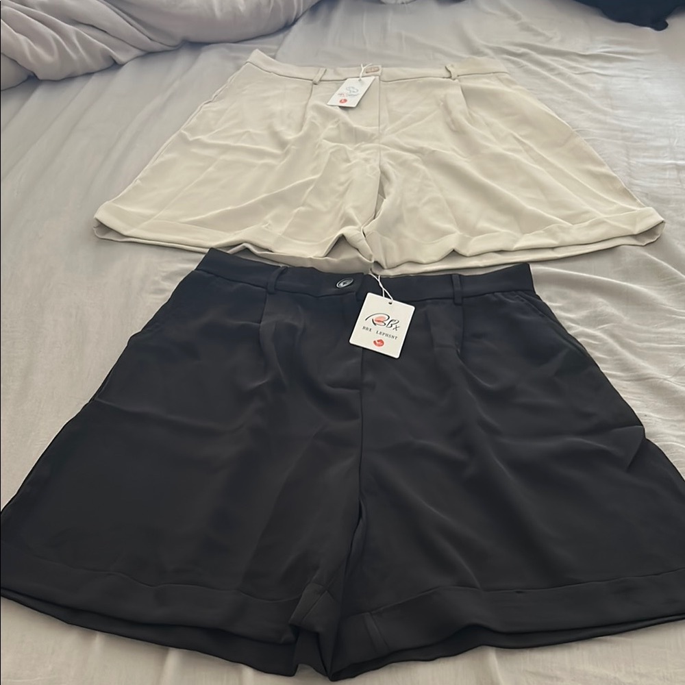 2 BBX LEPHSNT Classic Black and White Bermudas